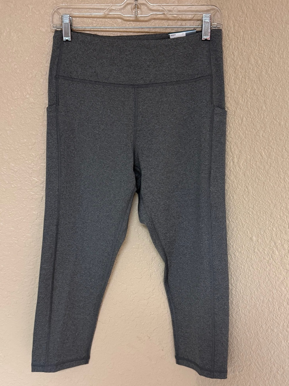 4/$20 Tek Gear High-Rise Charcoal Gray Active Capri Leggings